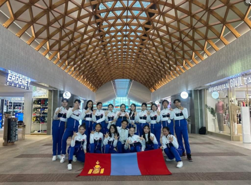 Гялбаа хамтлаг хөгжөөн дэмжигчдийн олон улсын тэмцээнээс хоёр шагнал хүртжээ